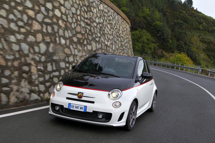  Abarth 500C 2010 года  (фото 31 из 48)